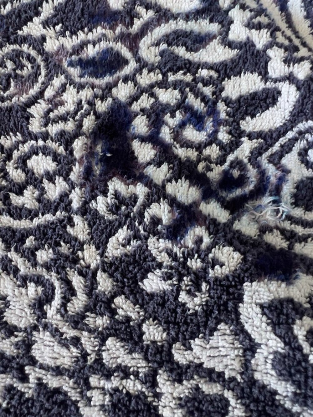 RALPH LAUREN Large Bath Towel 100% Cotton Navy Blue White Paisley 28"W x 54"L - Picture 13 of 16